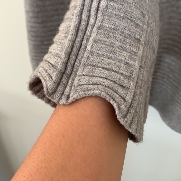 GREY TURTLE NECK WOMEN SWEATER SIZE L - Picture 10 of 10